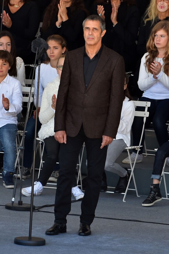 Julien Clerc - François Hollande lors de l'hommage National aux victimes de l'attentat de Nice à Nice le 15 octobre 2016 © Bruno Bebert / Bestimage