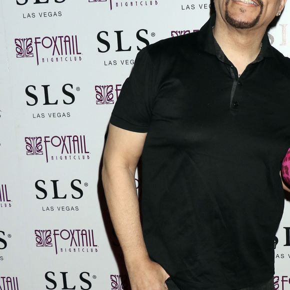 Le rappeur Ice-T et sa femme Coco Austin posent à la boîte de nuit Foxtail pour célébrer l'anniversaire de Coco à Las Vegas, le 26 mars 2016.