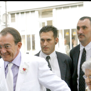 JEAN PIERRE PERNAUT ET SA MERE - MARIAGE DE JEAN PIERRE PERNAUT ET DE NATHALIE MARQUAY A L' EGLISE DES BILLETTES DANS LE 4 EME ARRONDISSEMENT DE PARIS