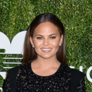 Chrissy Teigen à la soirée Golden Heart Awards à New York, le 17 octobre 2016 © CPA/Bestimage