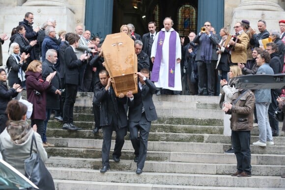 Sorties des obsèques de Pierre Etaix en l'église Saint-Roch à Paris le 19 octobre 2016. © CVS/Bestimage