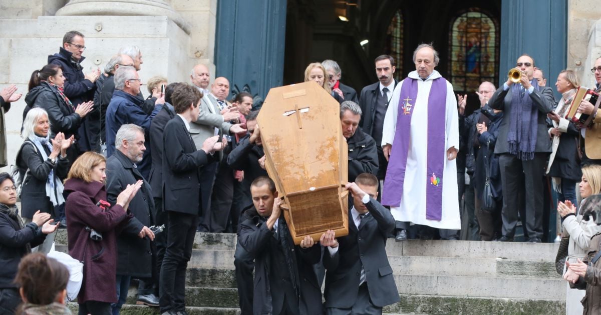 Sorties des obsèques de Pierre Etaix en l'église SaintRoch à Paris le 19 octobre 2016. © CVS Sorties des obsèques de Pierre Etaix en l'église SaintRoch à Paris le 19 octobre 2016. © CVS