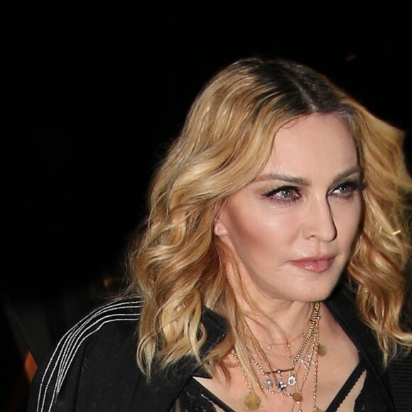 Madonna arrive au défilé de mode Alexander Wang au Pier 94 à New York, le 10 septembre 2016.