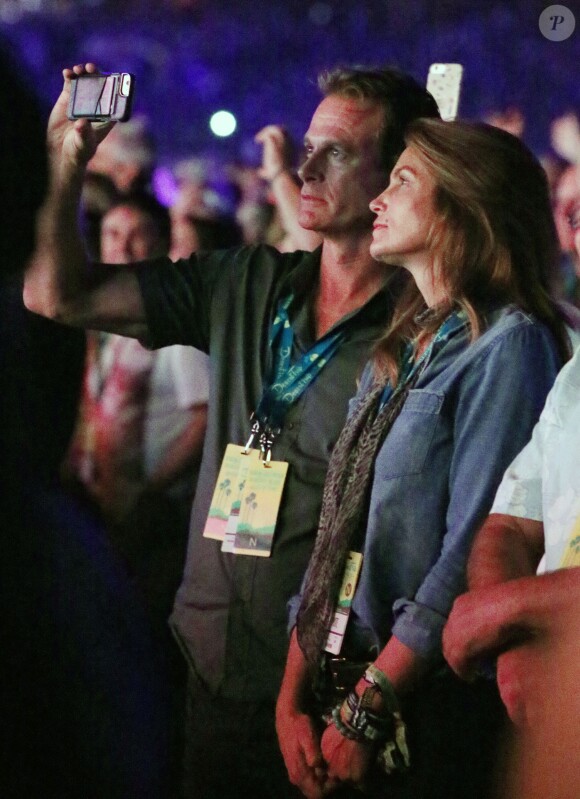 Exclusif - Cindy Crawford et son mari Rande Gerber assistent au concert de Paul McCartney lors du festival Desert Trip à Indio en Californie le 8 octobre 2016.