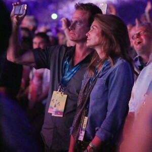 Exclusif - Cindy Crawford et son mari Rande Gerber assistent au concert de Paul McCartney lors du festival Desert Trip à Indio en Californie le 8 octobre 2016.