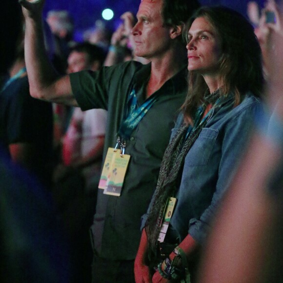 Exclusif - Cindy Crawford et son mari Rande Gerber assistent au concert de Paul McCartney lors du festival Desert Trip à Indio en Californie le 8 octobre 2016.