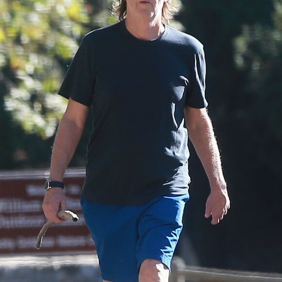 Exclusif - Paul McCartney et sa femme Nancy Shevell se baladent en amoureux sur les hauteurs de TreePeople park à Studio City, le 10 octobre 2016