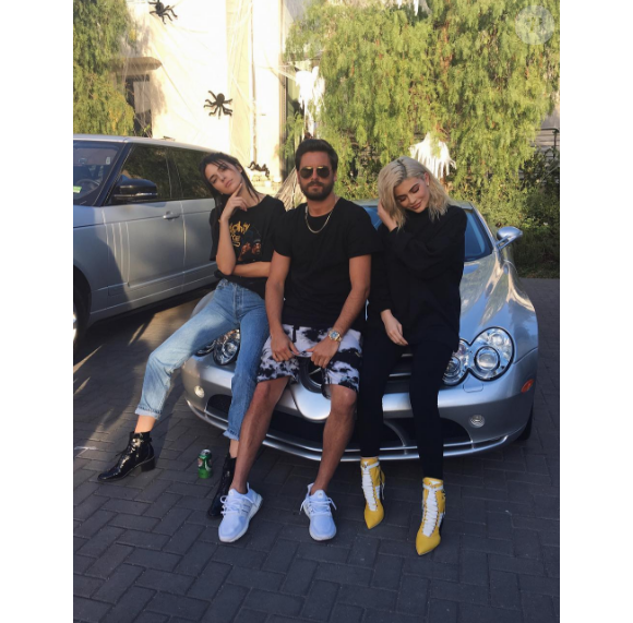 Kylie Jenner a publié une photo d'elle avec sa soeur Kendall et Scott Disick sur Instagram, le 23 octobre 2016