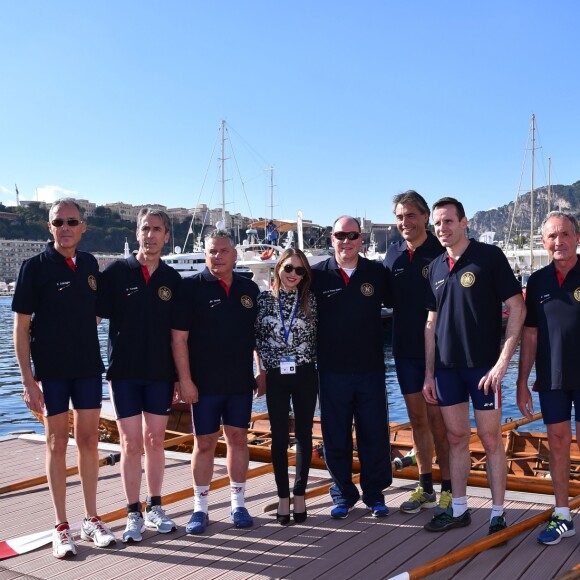 Le prince Albert II de Monaco a ramé le 22 octobre 2016 en compagnie notamment de Robert Calcagno (directeur du Musée Océanographique), Jean-François Gourdon (directeur de la Communication et de la direction du Tourisme et des Congrès de Monaco) et John Kelly pour inaugurer la session des finales des championnats du monde d'aviron de mer. © Bruno Bebert/Bestimage