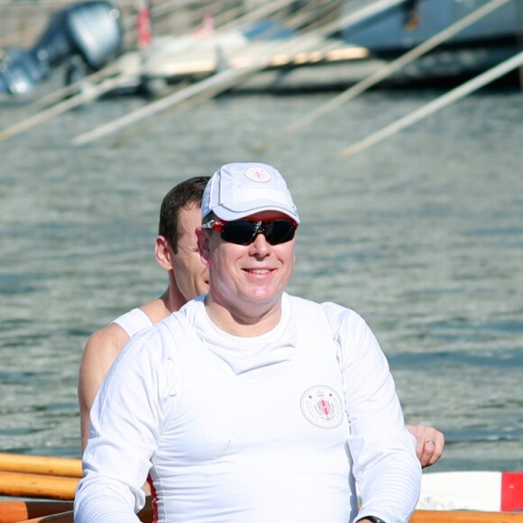 Le prince Albert II de Monaco, John Kelly, Jean-François Gourdon et Robert Calcagno ont ramé ensemble pour inaugurer les finales des Championnats du monde d'aviron de mer à Monaco, le 22 octobre 2016. © Claudia Albuquerque/Bestimage