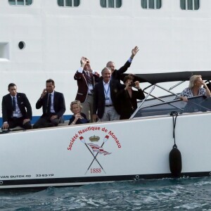 Le prince Albert II de Monaco en mer le 22 octobre 2016 à Monaco pour observer les finales des Championnats du monde d'aviron de mer. © Claudia Albuquerque/Bestimage