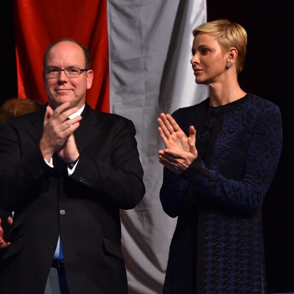 Le prince Albert II de Monaco et la princesse Charlene lors de la cérémonie de remise des trophées des championnats du monde d'aviron de mer à l'espace Léo Ferré à Monaco, le 22 octobre 2016. © Bruno Bebert/Olivier Huitel/Bestimage-Crystal