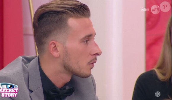 Julien - "Secret Story 10" sur NT1, le 25 octobre 2016.