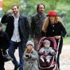 Michelle Hunziker avec son mari Tomaso Trussardi et leurs filles, Celeste et Sole, ainsi que des amis se rendent au musée d'histoire naturel de Milan le 22 octobre 2016.