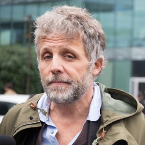 Stéphane Guillon - Rassemblement devant les locaux d'iTÉLÉ à Boulogne-Billancourt au neuvième jour de grève de la société des journalistes. Le 25 octobre 2016.