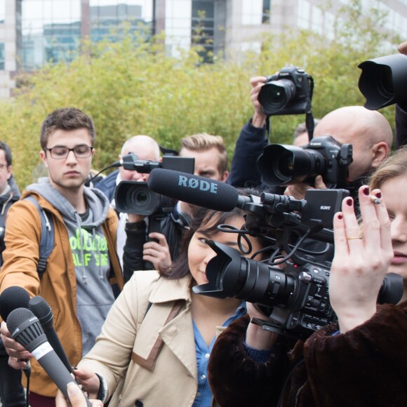 Stéphane Guillon - Rassemblement devant les locaux d'iTÉLÉ à Boulogne-Billancourt au neuvième jour de grève de la société des journalistes. Le 25 octobre 2016.