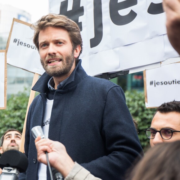 Antoine Genton, président de la société des journalistes d'iTÉLÉ - Rassemblement devant les locaux d'iTÉLÉ à Boulogne-Billancourt au neuvième jour de grève de la société des journalistes. Le 25 octobre 2016.