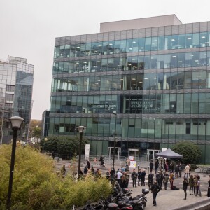 Rassemblement devant les locaux d'iTÉLÉ à Boulogne-Billancourt au neuvième jour de grève de la société des journalistes. Le 25 octobre 2016.