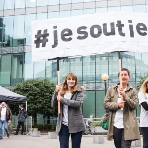 Rassemblement devant les locaux d'iTÉLÉ à Boulogne-Billancourt au neuvième jour de grève de la société des journalistes. Le 25 octobre 2016.