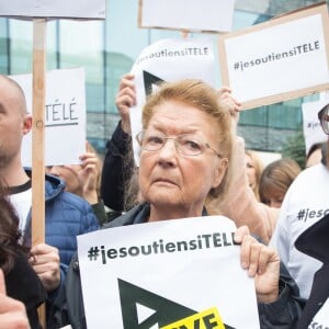 Rassemblement devant les locaux d'iTÉLÉ à Boulogne-Billancourt au neuvième jour de grève de la société des journalistes. Le 25 octobre 2016.