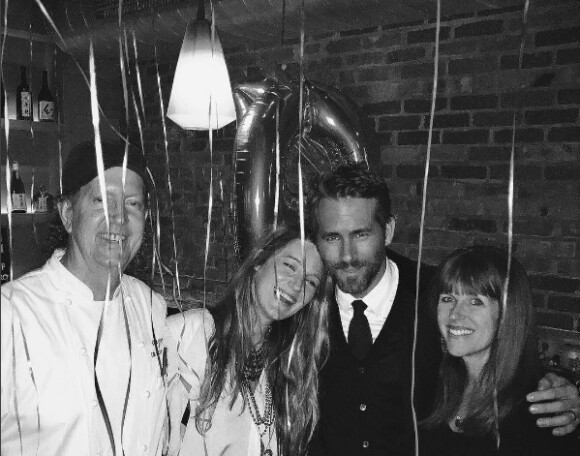 Blake Lively et Ryan Reynolds célébrant l'anniversaire de l'acteur au restaurant O Ya, à New York le 25 octobre 2016