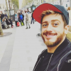 Saad Lamjarred pose sur les Champs-Elysées, le 25 octobre 2016.