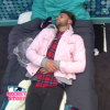 Bastien déprimé dans "Secret Story 10", le 30 octobre 2016. Le câlin de Mélanie n'y change rien.