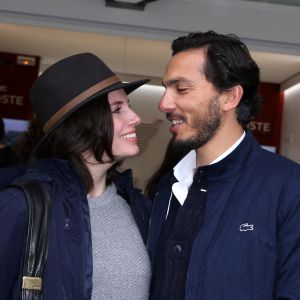 Info - Louise Monot est enceinte de son premier enfant - Louise Monot et son compagnon Samir Boitard - People au village des Internationaux de Tennis de Roland Garros le 31 mai 2016. © Dominique Jacovides / Bestimage