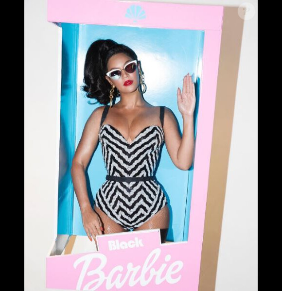 Photo de Beyoncé, déguisée en Black Barbie pour Halloween. Octobre 2016.