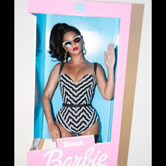 Photo de Beyoncé, déguisée en Black Barbie pour Halloween. Octobre 2016.