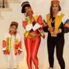 Photo de Blue Ivy Carter, sa mère Beyoncé et sa grand-mère Tina Lawson, déguisées en rappeuses du groupe Salt-N-Pepa. Octobre 2016.
