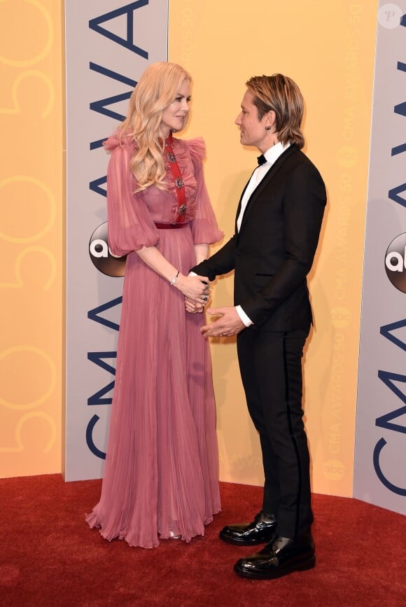 Nicole Kidman et Keith Urban assistent à la 50ème céremonie des CMA Awards à Nashville, le 2 novembre 2016.