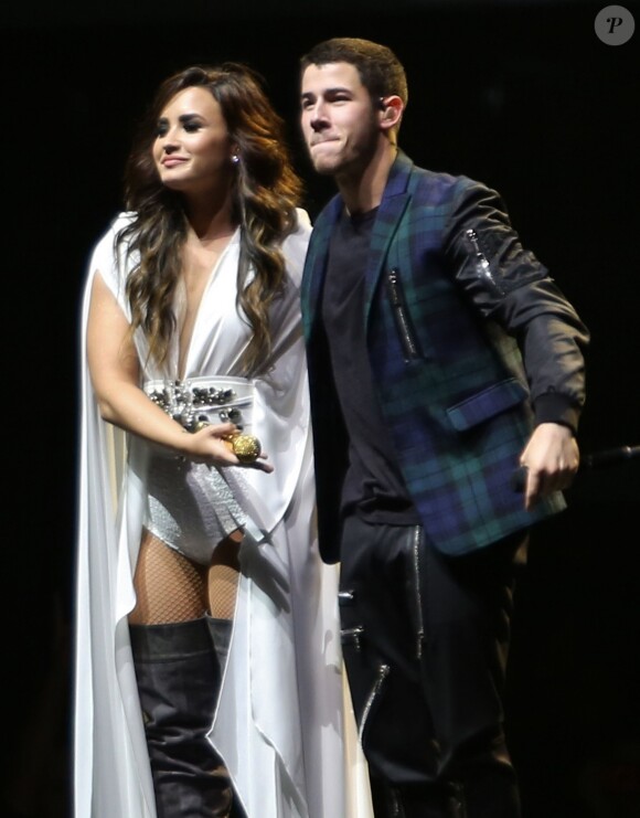 Exclusif - Nick Jonas et Demi Lovato en concert au Rogers Arena à Vancouver le 24 août 2016.