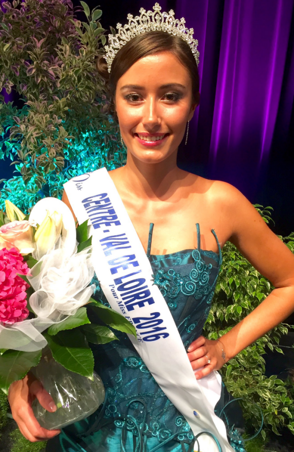 Miss Centre-Val-de-Loire 2016 : Margaux Legrand-Guerineau. Elle sera remplacée par sa première dauphine, Cassandre Joris. La jeune femme a expliqué ce retrait par des "raisons personnelles".