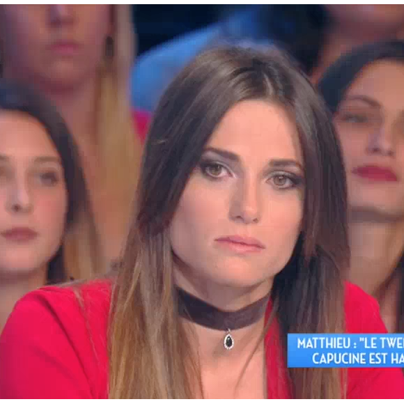 Capucine Anav, défendue par Matthieu Delormeau, fond en larmes lorsque le sujet Nabilla est abordé. Emission "Touche pas à mon poste" sur C8. Le 7 novembre 2016.