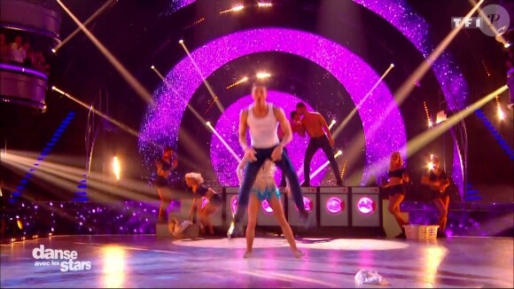 Caroline Receveur et Maxime Dereymez - "Danse avec les stars 7" sur TF1. Le 10 novembre 2016.