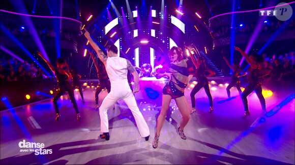 Fauve Hautot dévoile une sublime chorégraphie de la comédie musicale Saturday Night Fever - "Danse avec les stars 7" sur TF1. Le 10 novembre 2016.