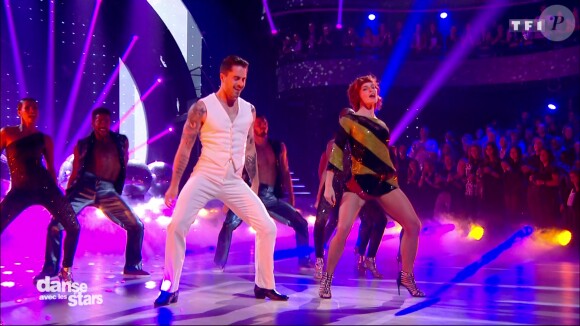 Fauve Hautot dévoile une sublime chorégraphie de la comédie musicale Saturday Night Fever - "Danse avec les stars 7" sur TF1. Le 10 novembre 2016.