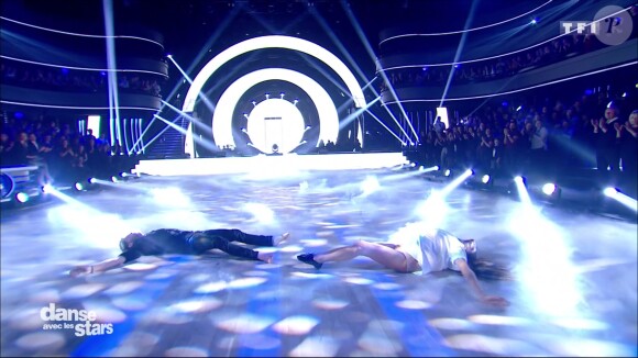 Karine Ferri et Yann-Alrick Mortreuil - "Danse avec les stars 7" sur TF1. Le 10 novembre 2016.