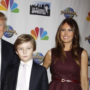 Donald Trump avec sa femme Melania Trump et leur fils Barron Trump à la soirée de la série "The Celebrity Apprentice" à New York le 18 février 2015.