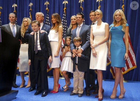 Donald Trump et sa famille Ivanka Trump, et son mari Jared Kushner, Tiffany Trump, Donald Trump Jr, sa femme Vanessa Haydon, Melania Trump et son fils Barron lors de sa déclaration de candidature à l'investiture républicaine pour la présidentielle de 2016 lors d'une conférence à New York, le 16 juin 2015.