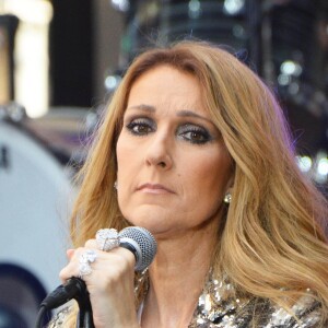 Céline Dion donne un concert lors de sa participation à l'émission "Today" de la chaîne NBC au Rockefeller Plaza à New York, le 22 juillet 2016.
