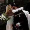 Exclusif - Les mariés Julio Mario Santo Domingo III et Nieves Zuberbühler s'embrassent à la sortie de l'église Visitation of the Blessed Virgin Mary à Brooklyn, New York, le 29 octobre 2016
