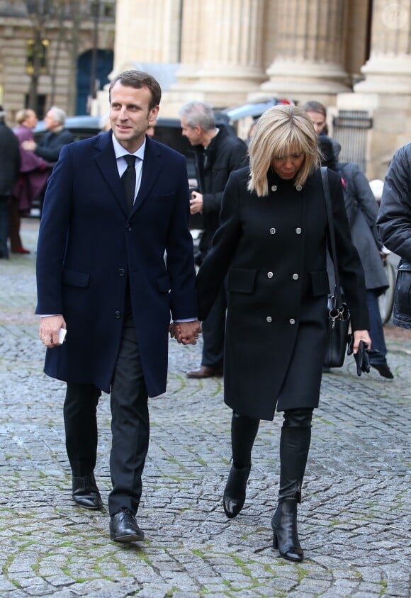 Emmanuel Macron et sa femme Brigitte à la sortie des obsèques de Henry Hermand en l'église Saint Sulpice à Paris le 10 novembre 2016. © Dominique Jacovides / Bestimage 10/11/2016 - Paris