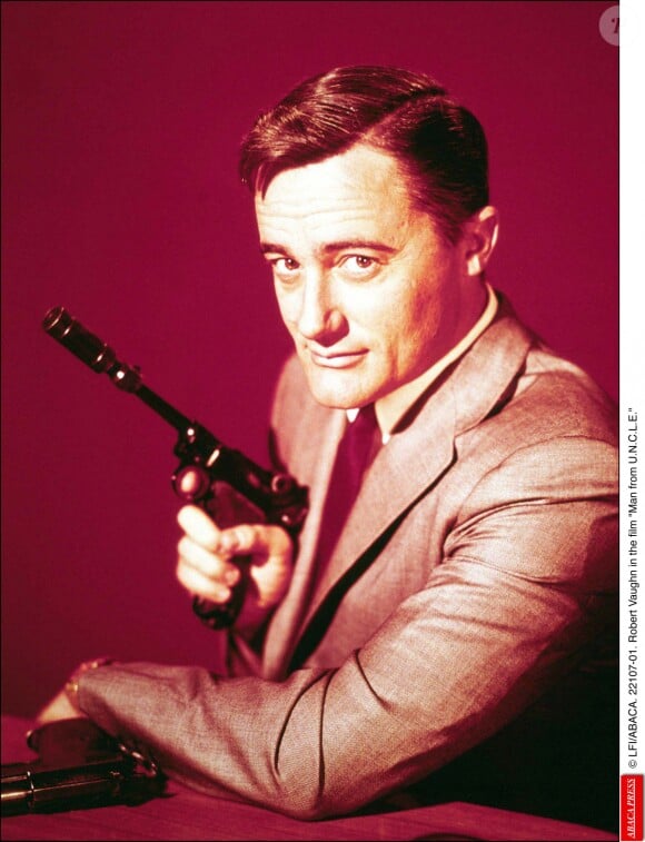 Robert Vaughn dans la série "Des agents très spéciaux (The Man from U.N.C.L.E.)" en 1964