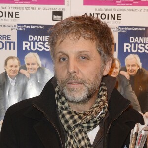 Stéphane Guillon - Photocall de la générale de la pièce "L'être ou pas" au Théâtre Antoine à Paris le 21 mars 2016. © Coadic Guirec/Bestimage