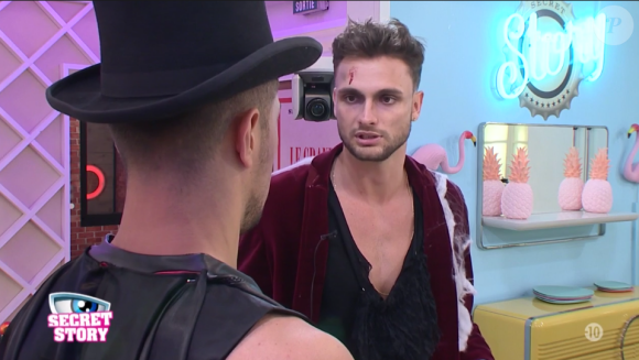 "Secret Story10" sur NT1. Emission quotidienne diffusée le 28 octobre 2016.