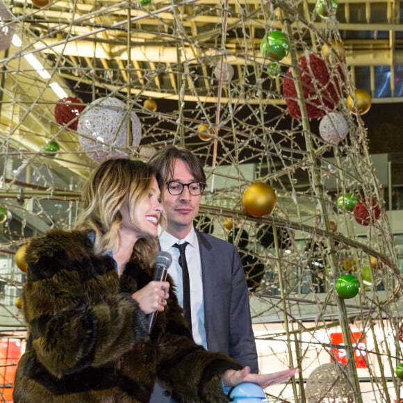 Caroline Receveur à l'illumination du sapin de Noël du Forum des Halles le 16 novembre 2016.