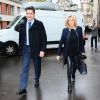 Brigitte Macron rentre à son domicile après avoir été dans les nouveaux locaux du QG de campagne de son mari Emmanuel Macron à Paris, France, le 16 novembre 2016.