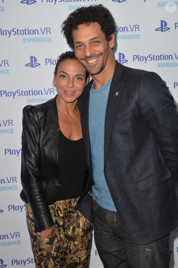 Exclusif - Tomer Sisley et sa compagne Sandra Zeitoun de Matteis lors du photocall Experience PlayStation VR à Paris, France, le 13 octobre 2016.
